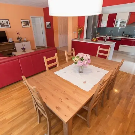 Ctma200/ Holiday House With Private Heated Pool Makarská