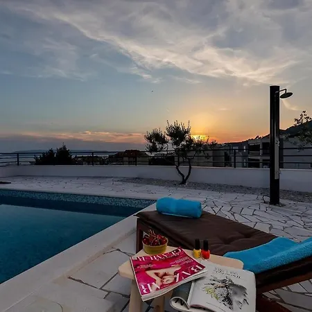Ctma200/ Holiday House With Private Heated Pool Makarská